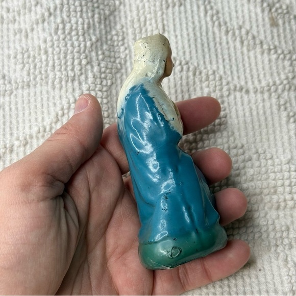 Vintage MCM Resin/Chalkware Virgin Mary Figure - Picture 2 of 5